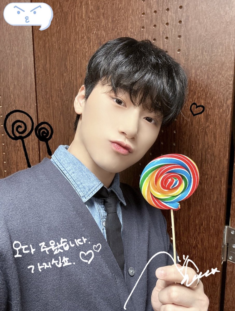 woosanegypt2's tweet photo. 230314//🌼//📸

تحديث ستاف ايتيز عبر الفانكافيه في خانة ATINY ZONE  بصور لووسان

#SAN #WOOYOUNG #WOOSAN #에이티즈 #우산 @ATEEZofficial 🐺 https://t.co/WWgavAF1cS