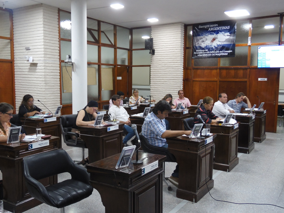 hcdtl's tweet photo. EN LA 1ra. SESIÓN DEL AÑO, LOS CONCEJALES DIERON INGRESO AL PRESUPUESTO MUNICIPAL PARA SU ANÁLISIS Y POSTERIOR TRATAMIENTO 
https://t.co/UuKPzgY6tz https://t.co/JeXsUkTeHo