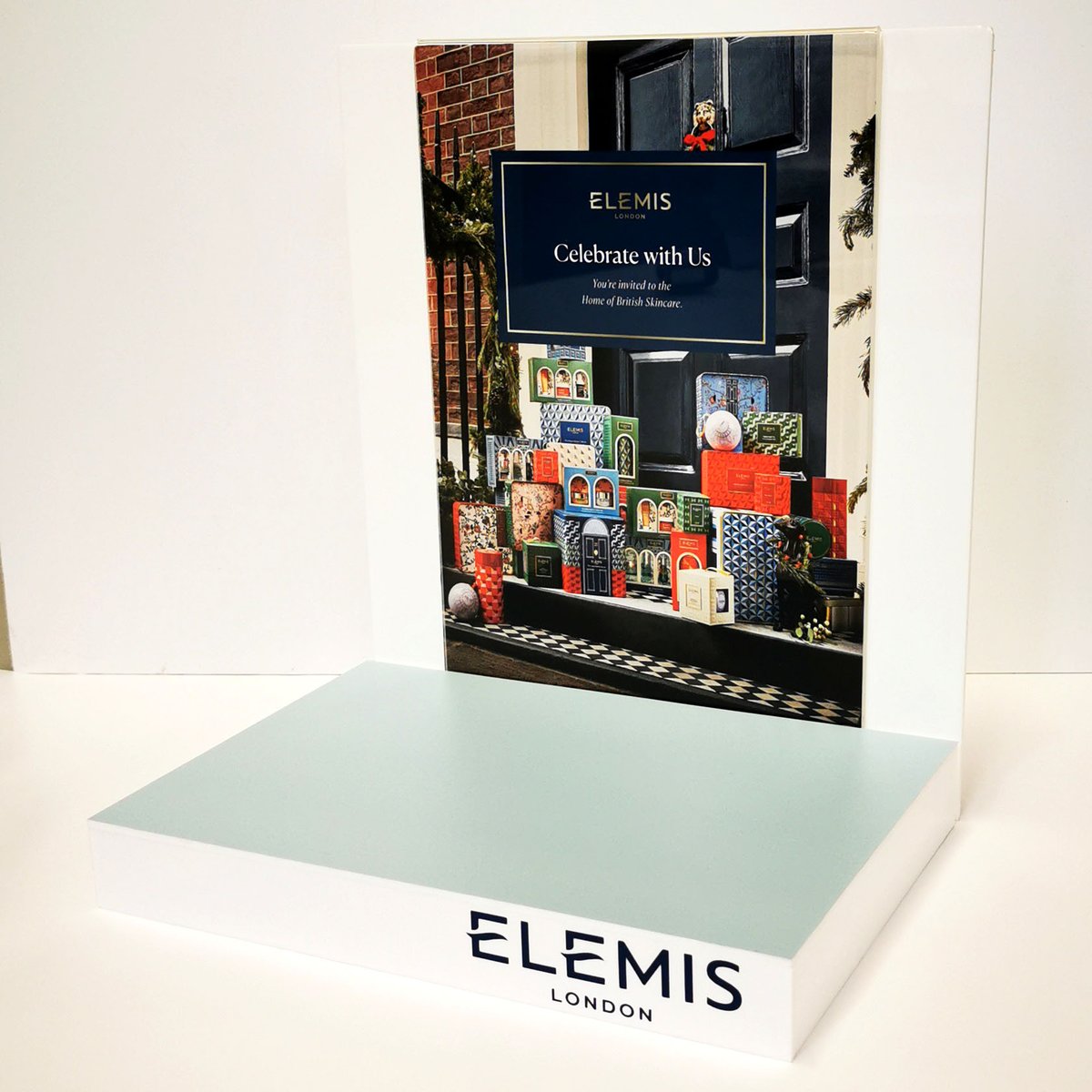 SplashDisplay's tweet image. Elemis, the world famous skincare and spa brand, took advantage of Splash Display’s expertise in making a cost-effective, yet striking looking, countertop display unit. ow.ly/QUWY50N9yEi
#ctu
#countertopdisplayunits
#displaysolutions
#pointofpurchase
#splashdisplay