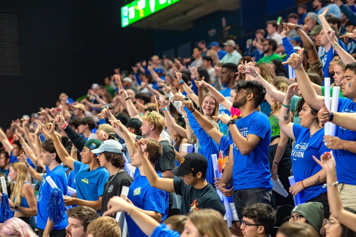 IslandCampus's tweet photo. Bluesday Tuesday AND game day in Ohio?! #LutzGo Islanders💙 🏀 

Tip-off is at 5:40pm, join us at the official watch party at Brewster Street Southside to cheer your Islanders to victory! #ShakasUp https://t.co/bOlximFaMS