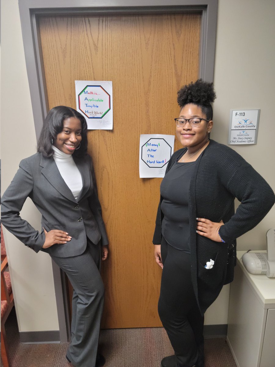 Domath4's tweet photo. @DeKalbSchools high school students along with DCSD Curriculum  and Instruction Celebrating Math Week @nyla_baxter @amhsrams #mathacrosticpoems https://t.co/522vtB7Gyy