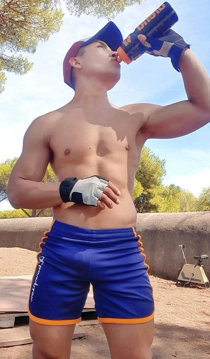 Mersin'den tanışmak isteyen hanımefendileri DM bekliyorum. 32 yaşındyım Gizllik sizn için şart biliyorum ve benm için de aynı şekilde. Bu hassasiyete göre iletişime geçebilirsiniz #mersinesc #mersindul #mersingizli #evli #mersinsex #mersinpozcu #gizliiliski #mersineskort #mersin