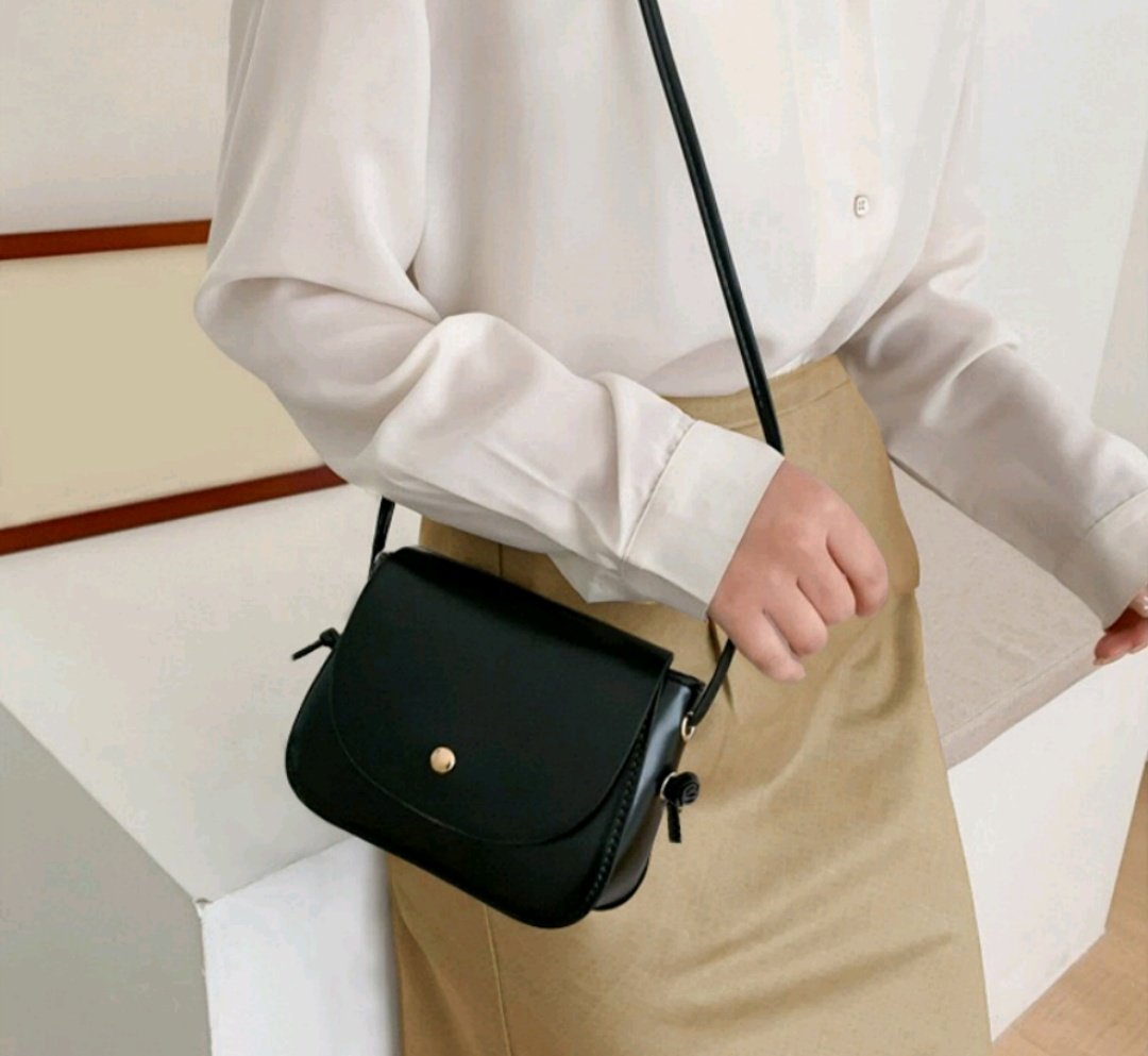 piika_15's tweet photo. Tas Selempang
Tasnya real pict bagus banget, ukurannya kecil tapi di aku masih bisa muat hp, dompet lipstik, dan kunci. Bahannya halus, talinya kecil bisa diadjust. Elegan banget deh

Belinya disini➡️https://t.co/t0cN6d6ML0 https://t.co/CSi7pxIGKF