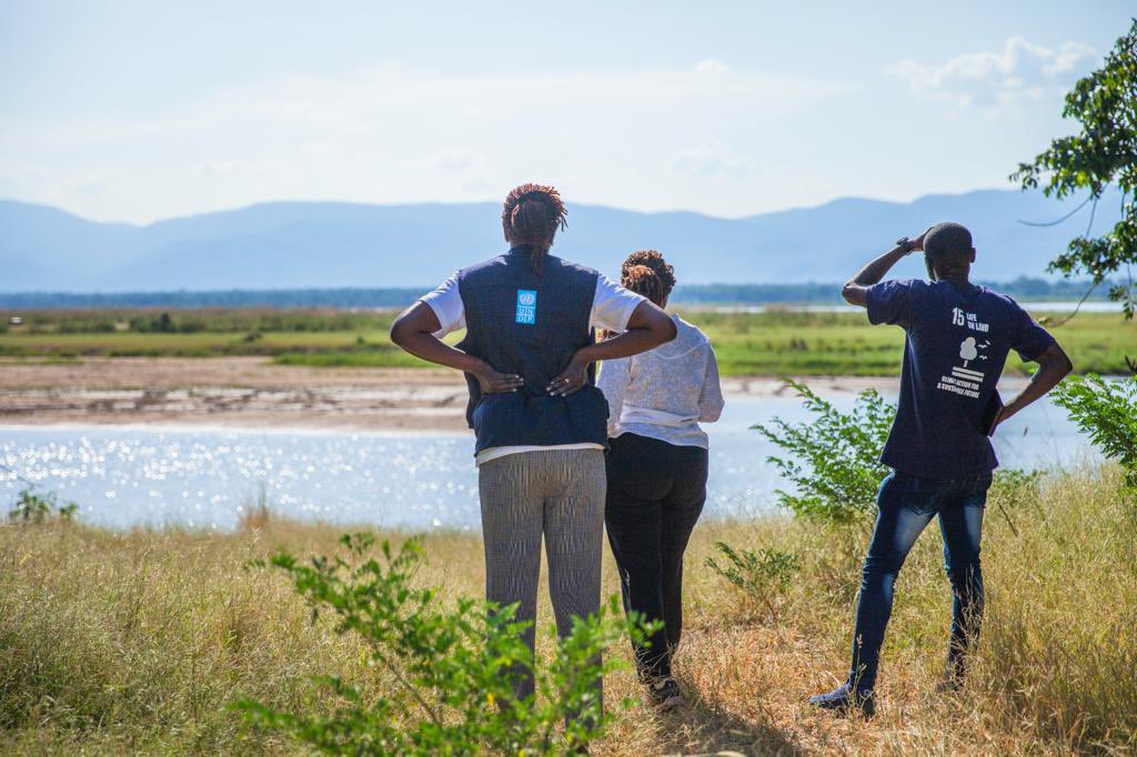 Regional Technical Adviser for @theGEF, @tasilabanda, and our Deputy Resident Representative @MadelenaMonoja visited the Zambezi Valley Biodiversity Project! GEF support ensures communities are provided with alternative livelihoods and help us safeguard wildlife and nature.