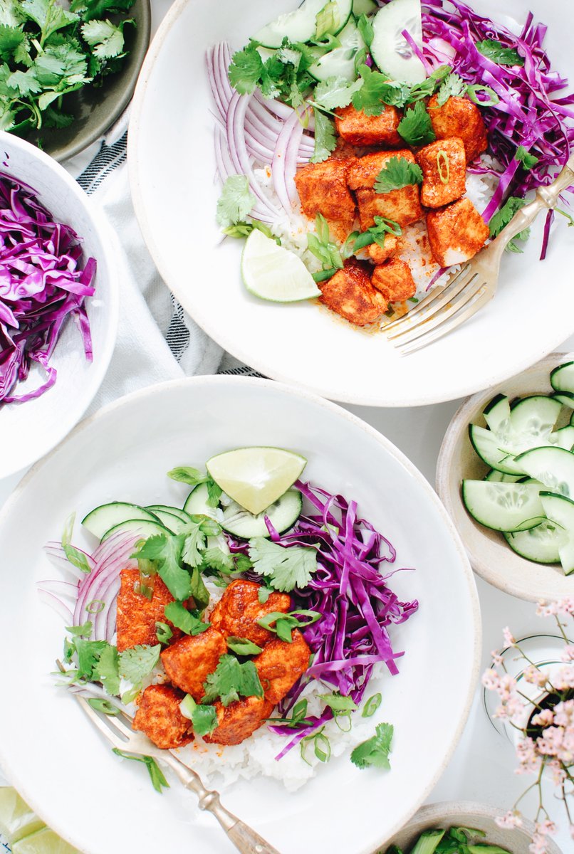 Spiced Salmon and Rice Bowls! You need this like, yesterday. bevcooks.com/2023/03/spiced…