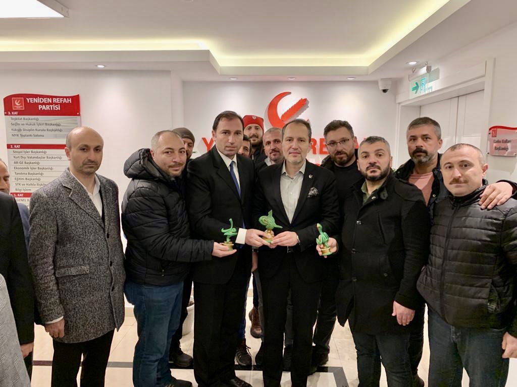 Samsun Staj ve Çıraklık Mağdurları; Genel Başkanımız Dr. Fatih Erbakan’ı ziyaret etti.
@ErbakanFatih @KolancMurat @Huseyin__ACAR #bursastaj @EmadDernegi @is_mail8316 #StajerDurmayacak #stajmagdurları #StajaMartMuejdesi #StajaMartMujdesi #StajaAdalet