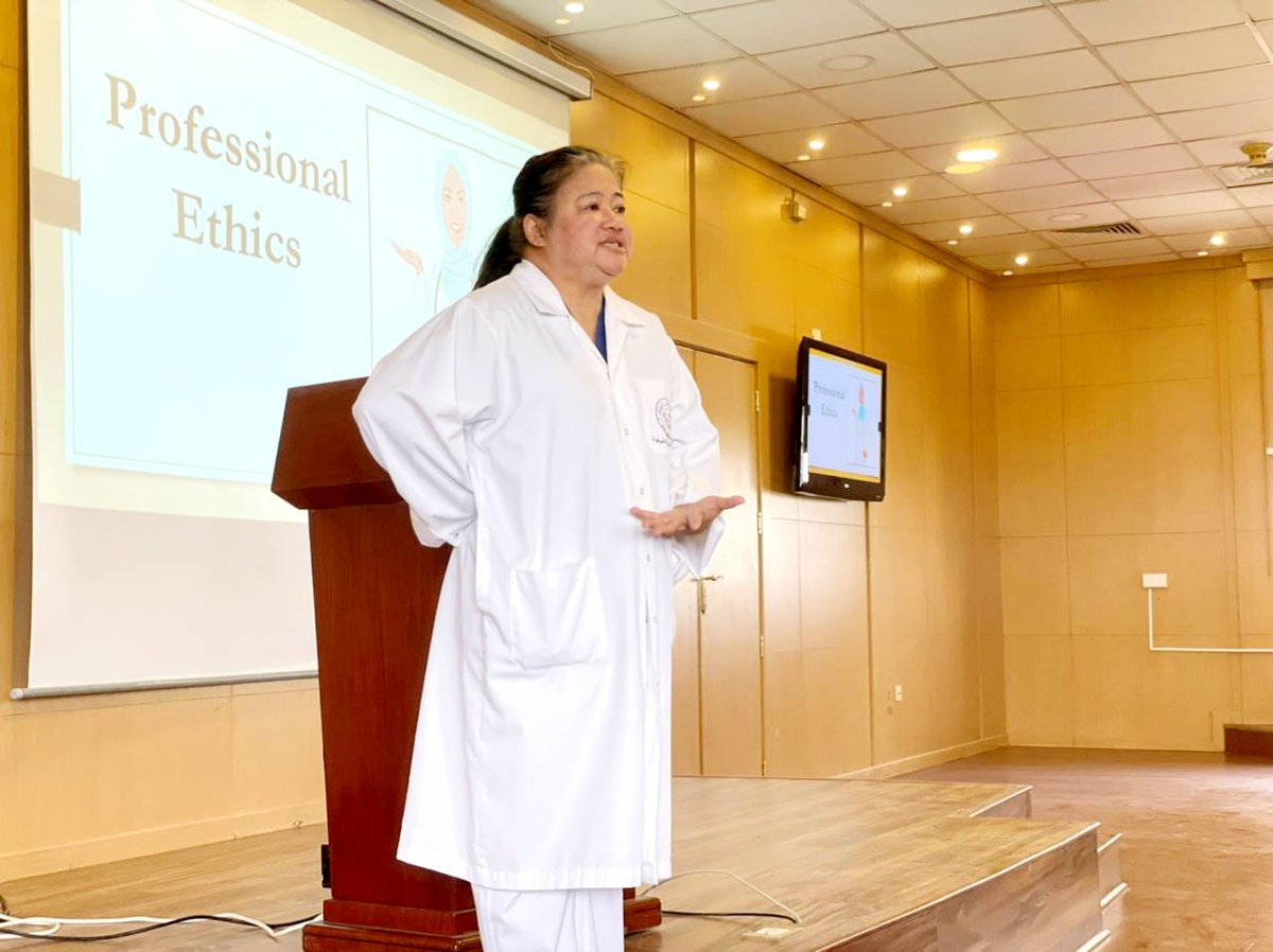 KFUCAMSNursing's tweet photo. In Action: @KFUniversity nursing #facultychampions @Emac2121 Ms. Rowena Abundo delivering short lectures on topics that will impact the professional role development of the new interns💛💚💙🩵💜 #internship #Training #Nursing #nurse #skills #roledevelopment #competencies #nurses https://t.co/IHFOojARou