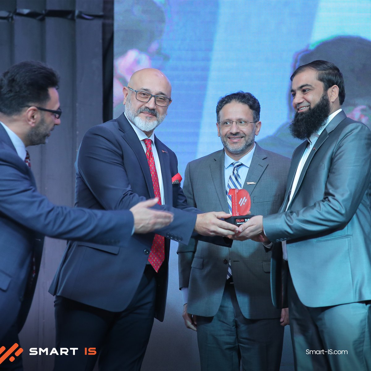 SmartISIntl's tweet photo. An unforgettable night of pride, recognition, and heartfelt gratitude as we celebrated our exceptional employees and shared their achievements with their loved ones. ๐๐
#SmartISIntl #10YearsofSmartIS #AnnualDinner #CelebratingExcellence #EmployeeRecognition #TeamWork https://t.co/JnZZxxNrCM