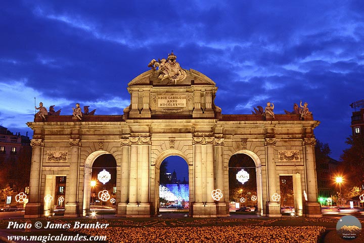 RT @jamesbrunker: The #Alcala Gateway / Puerta de Alcala in #Madrid for #TravelTuesday, available as prints and on #gifts here: james-brunker.pixels.com/featured/alcal…
#AYearForArt #BuyIntoArt #GiftThemArt #SpringForArt #Spain #travel #landmarks #monuments #arches #blu…