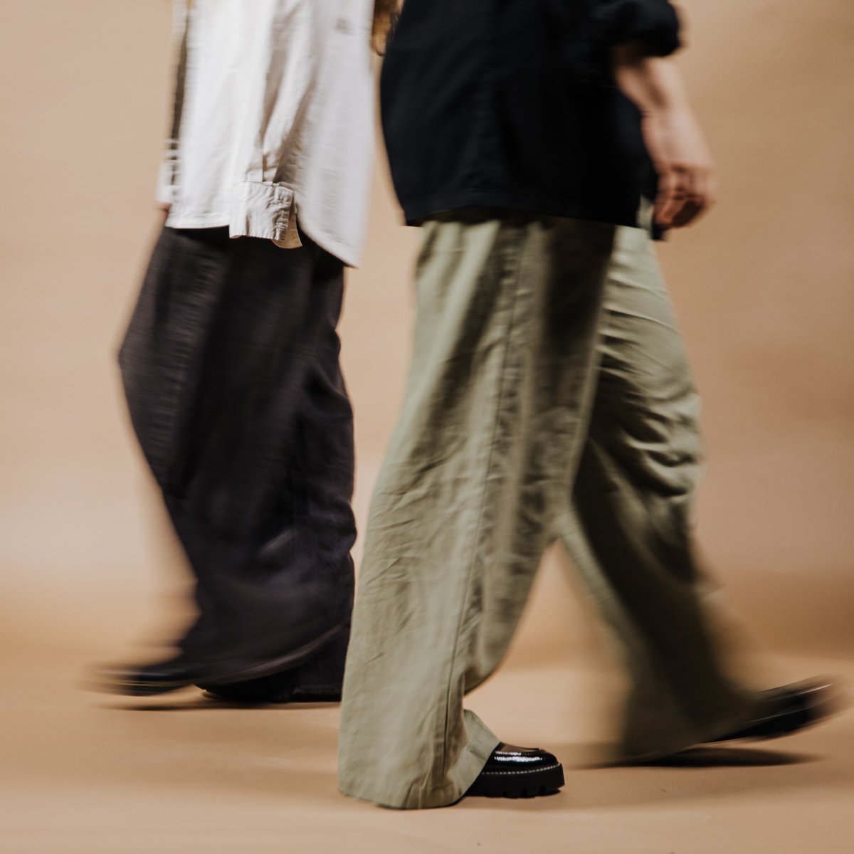 “GROWING APART” by Emily Hackett + me out next Thursday 3/23. Pre-save it here: emilyhackett.ffm.to/growingapart

We’ve been sitting on this one since 2020, and we are so excited to share this collaboration with you. Pre-save link in our bios ☎️ 

Photo by Tabitha Brooke