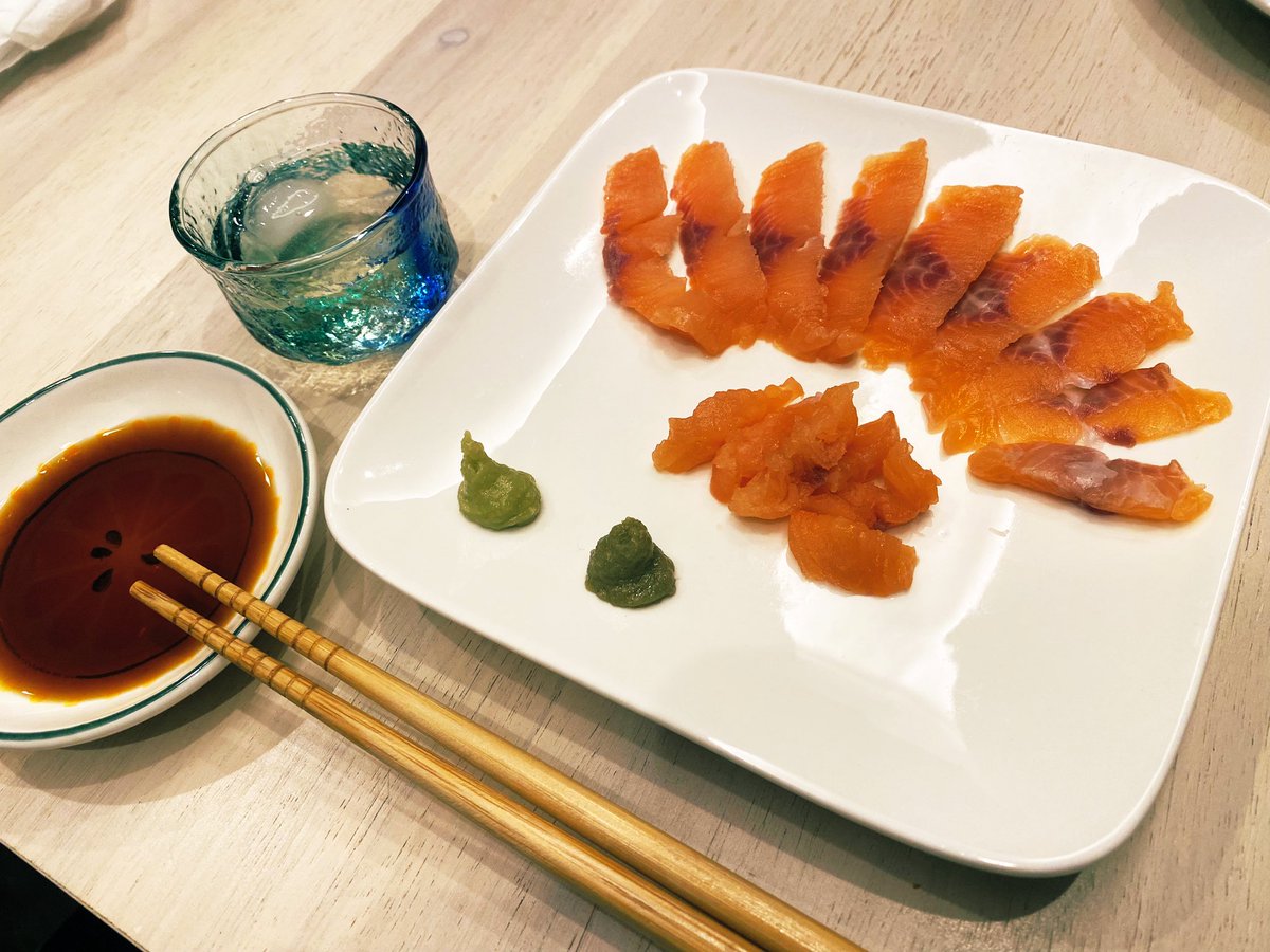 わわさんに頂いたサクラマスで、人生初のルイベ頂きます！！

…何これ、北海道民ずるい。
香り、脂の乗り、旨味、全て最高の美味さです😭✨

改めまして素晴らしいサクラマスを頂きまして、本当にありがとうございます！
( ；∀；)✨