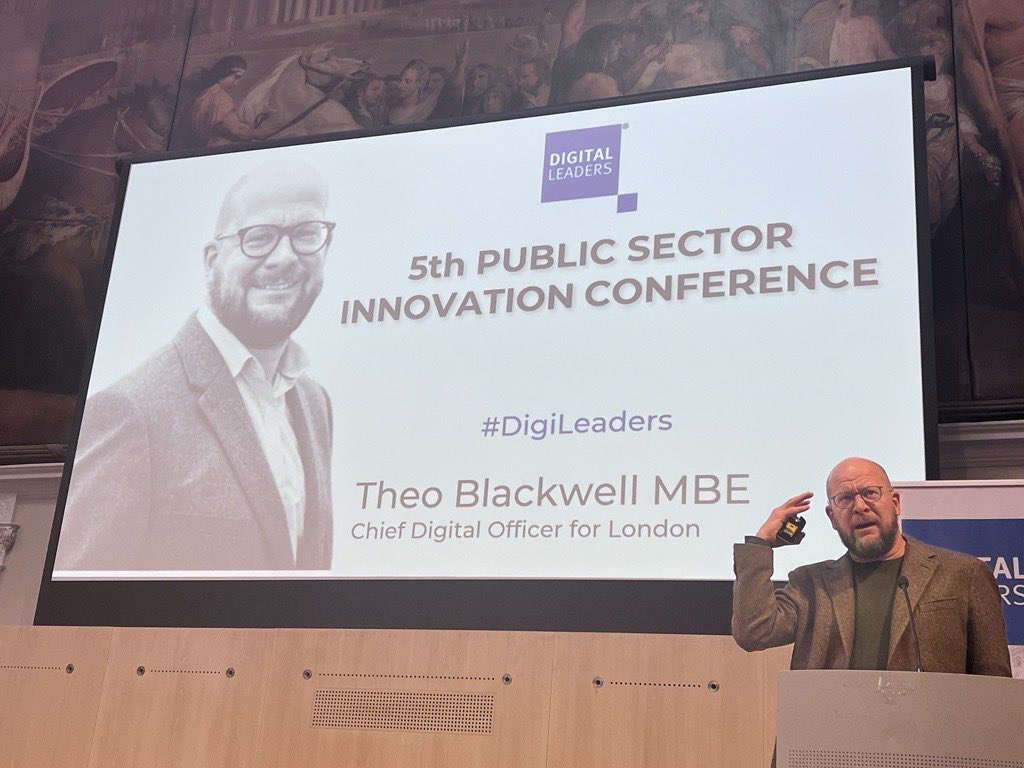 Great to be back after lunch for session 3 of todays event, looking at ‘Innovating government locally’.

Theo Blackwell MBE has taken to the stage to begin this talk, before introducing the first panel! 

#digileaders #psiweek