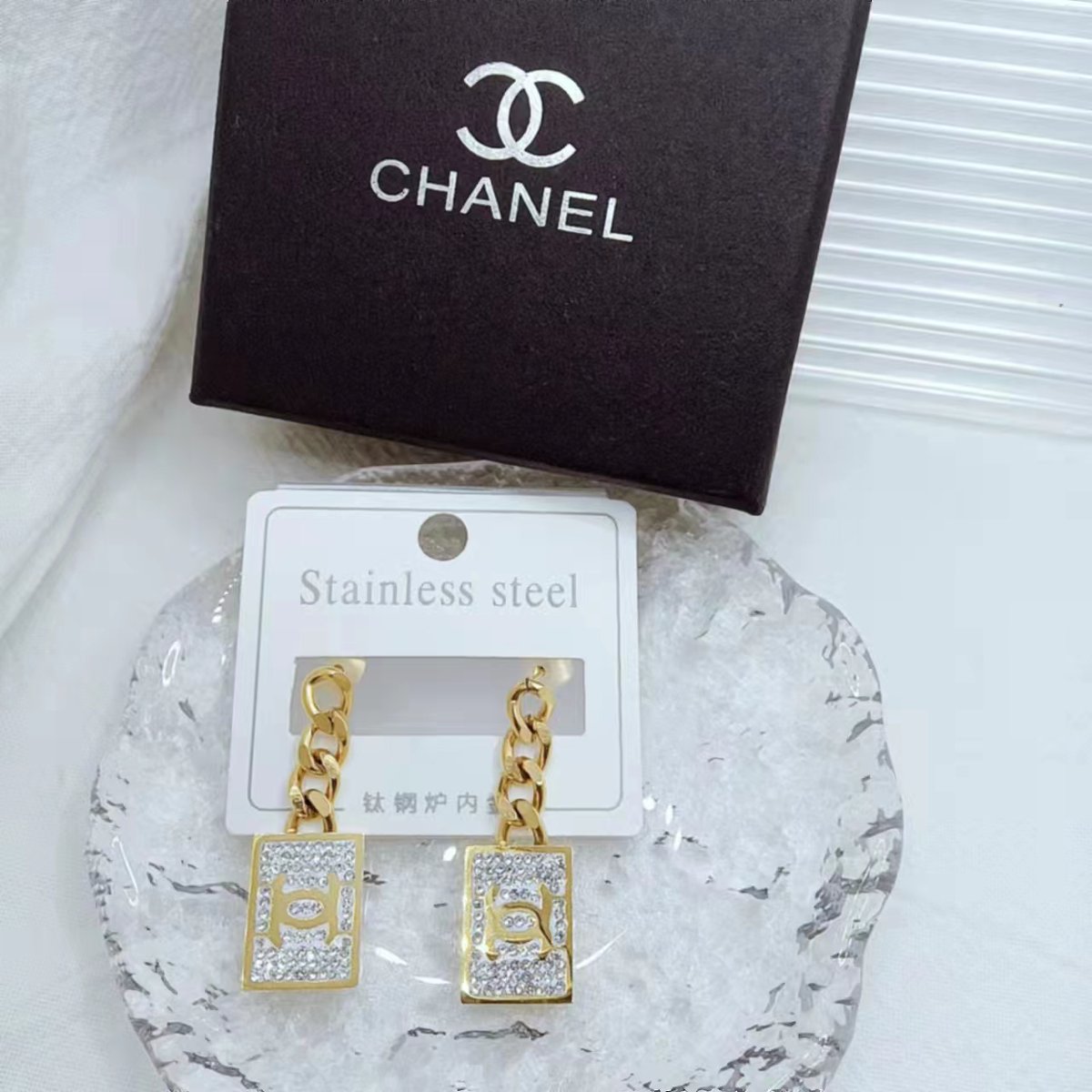 YChinastore's tweet photo. #jewelry #fashion #jewellery #handmade #earrings #accessories #necklace #gold #handmadejewelry #love #style #jewelrydesigner #silver #jewelryaddict #ring #bracelet #jewels #jewelrydesign #rings #bracelets #diamonds  #diamond #beautiful #art #instajewelry #jewelrygram #shopping https://t.co/Yc8joWZAc0