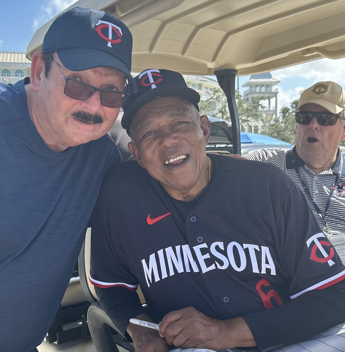 Buster Gilliss tweet media