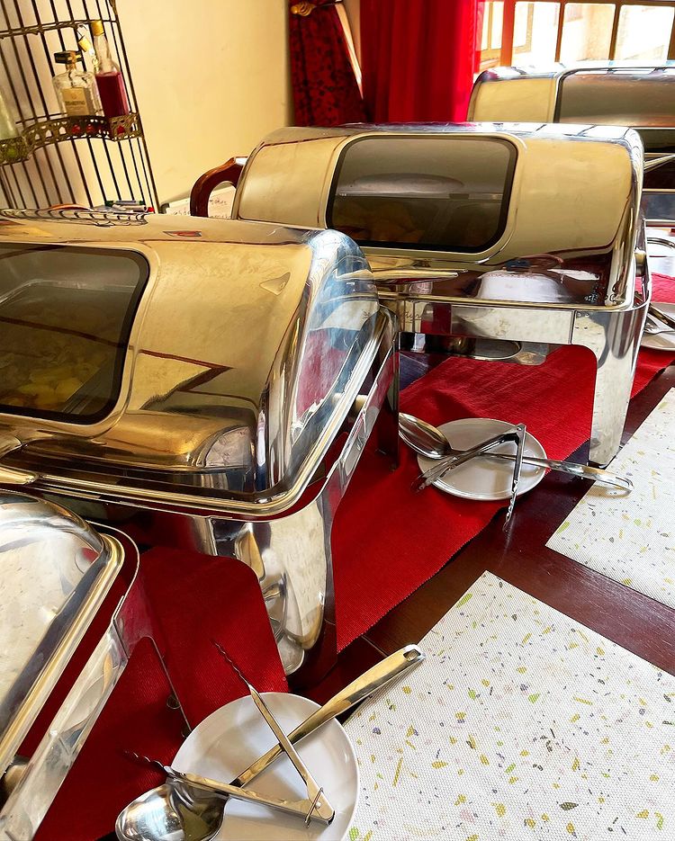 EdgarMugisha9's tweet photo. Have a graduation,baptism, wedding, introducing, birthday party?
Call me for the food.
#outsidecatering
#eventmeals
#EVENT https://t.co/wg70jm81tT