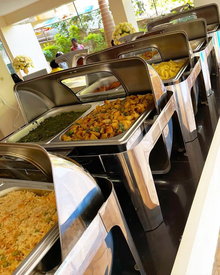 EdgarMugisha9's tweet photo. Have a graduation,baptism, wedding, introducing, birthday party?
Call me for the food.
#outsidecatering
#eventmeals
#EVENT https://t.co/wg70jm81tT