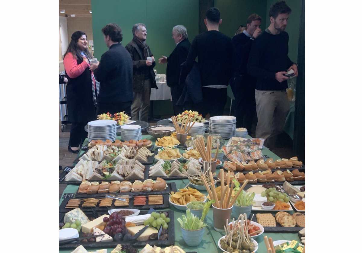 Fancy helping us out at Sands End Arts &amp; Community Centre? We’re looking for #volunteers for special #events; setting up, audience management, clearing up etc. Mostly weekends and evenings. Please email welcome@seacc.uk putting ‘Event Volunteer’ in subject heading #seaccfulham