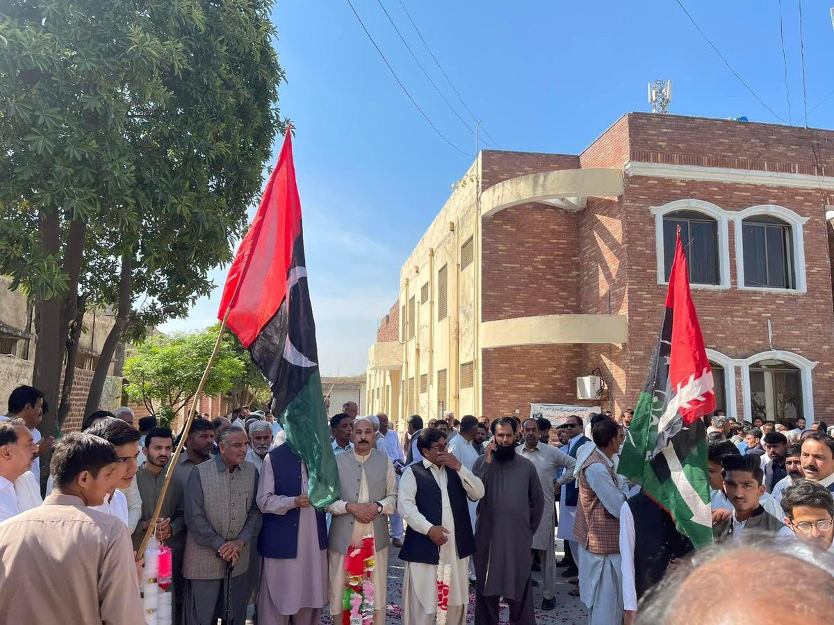 Today : Today PPP Young Leader @KhurramPervezR1 Brother Submitted My Nomination Papers From PP 8 And PP 9.
Gujarkhan Mein Teer Chalay Gaa Inshallah 🇱🇾✌️

@BBhuttoZardari @RPAPPP