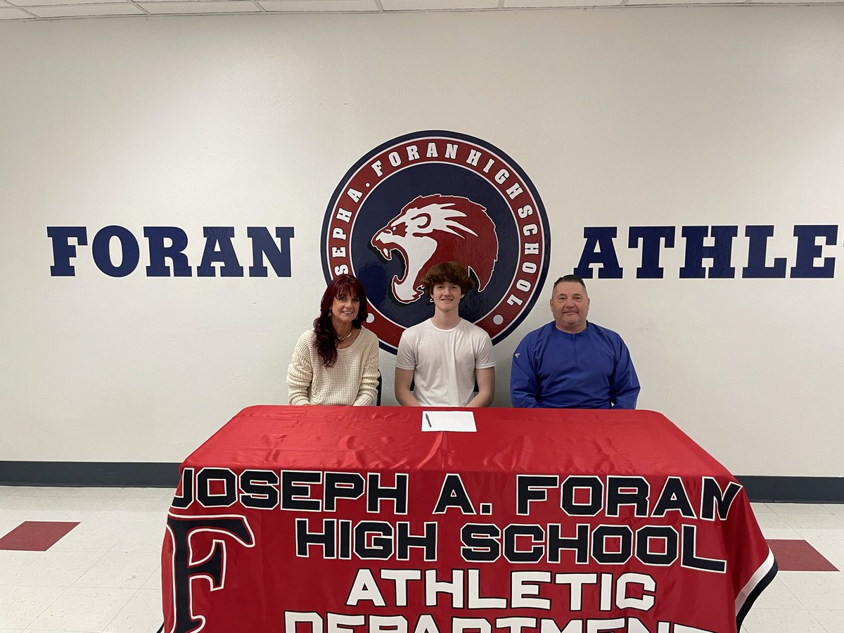 ManeStMirror's tweet photo. Congrats to Jimmy Cobain for signing to play D3 football with Western New  England. He will be majoring in business ❤️💙🏈 #lionpride https://t.co/x56mSVrJ4t