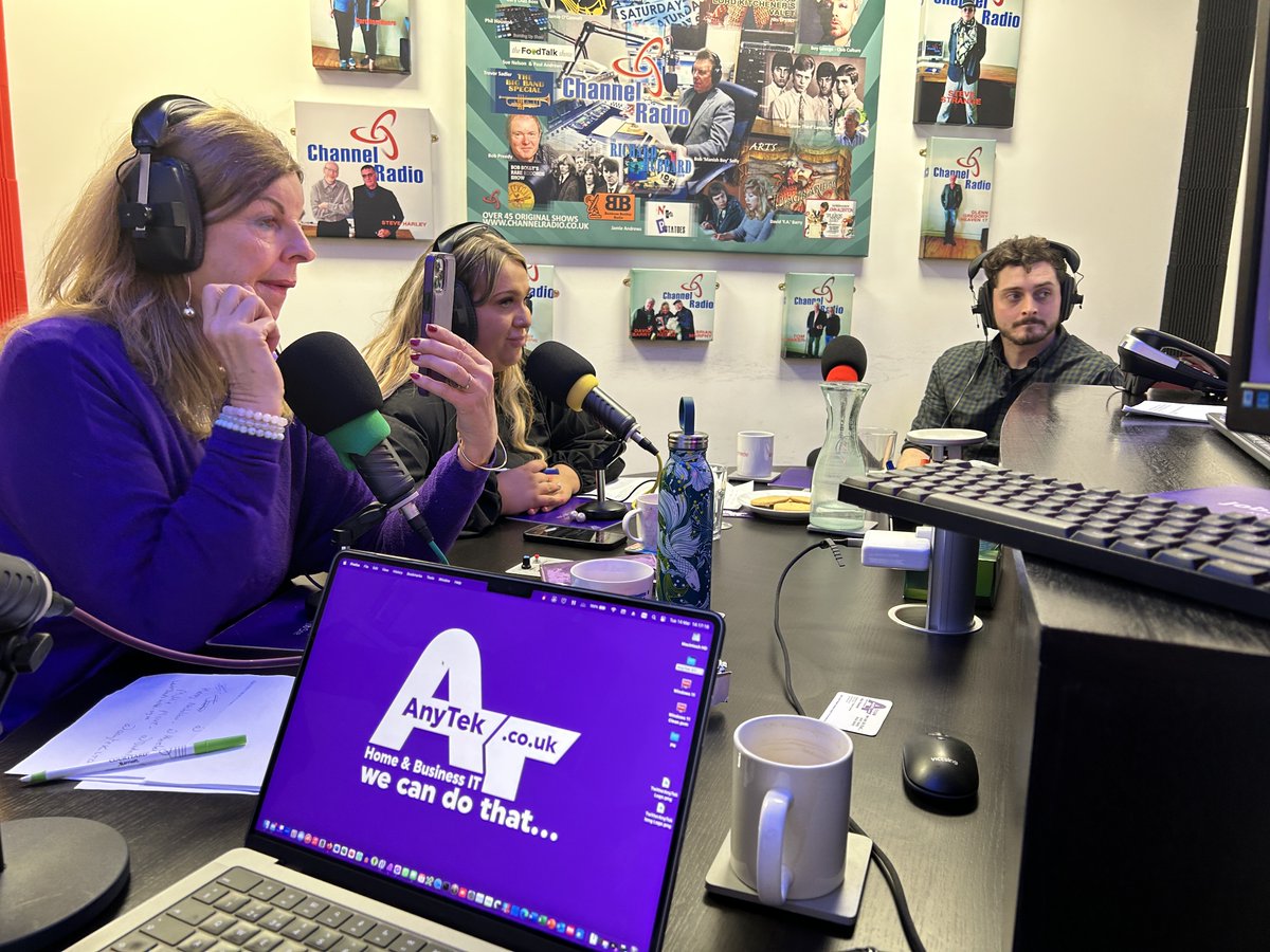 #BBunker <a href="/julesserkin/">jules serkin</a> <a href="/vanillaweb/">Paul Andrews</a> More AnyTek Ltd IT Audio Support for Business Bunker Radio Show