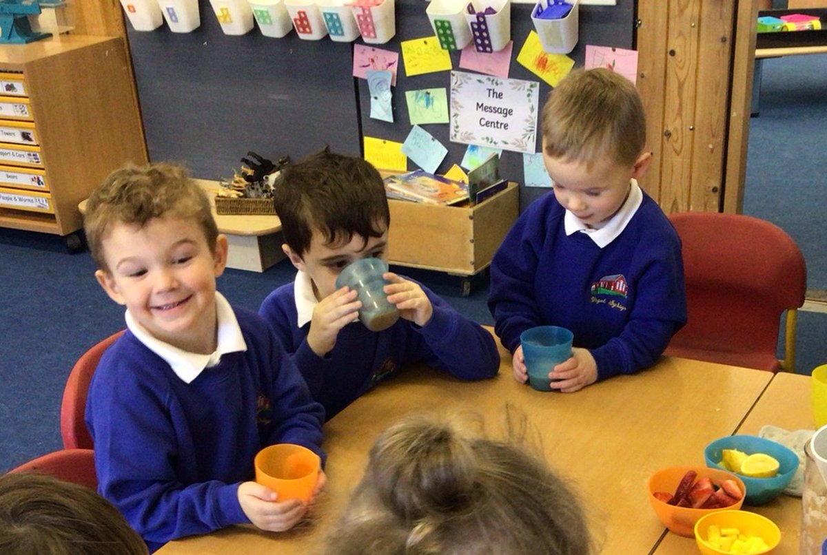 Mrs_A_Freeman's tweet photo. We have been busy tasting the fruit we bought yesterday and making smoothies in Nursery. We voted for our favourite fruit and strawberries was the winner. @SychdynSchool https://t.co/fwYTz7VesV