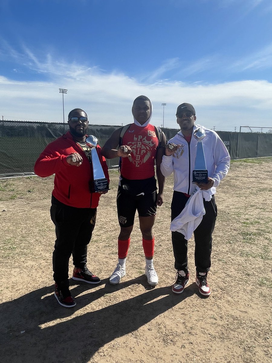 JTMcElroy4's tweet photo. 18U Premier Champs this past weekend with my brothers💪🏾🔥 @DFWPride @FBCoach_B  @premiereventsu2 @nextupaffiliat1 @CoachTowels @WendyLaurent55 @CoachDaft @Coach_WatkinsST @CoachBingaman @CoachBarlowTXST @CoachWillBryant 
#LLJJ
#7v7 #Premier  #DFWPride #TE https://t.co/kFEqDSTPRV