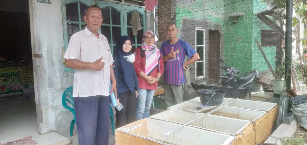 NKabinawati's tweet photo. Selasa, 14-03-2023, Nurul Kabinawati luhkan kab. Deli Serdang kunjungan kepada bpk Zulkarnaen ds. Puji Mulyo Kec. Sunggal dlm rangka pendataan produksi benih gurami hasil penetasan telur, dengan kapasitas produksi 4000 ekor usia 4 hari. 
#GiatLuhkanSatminkalMedan 
@puslatluhkp https://t.co/tgkPHCUi7M