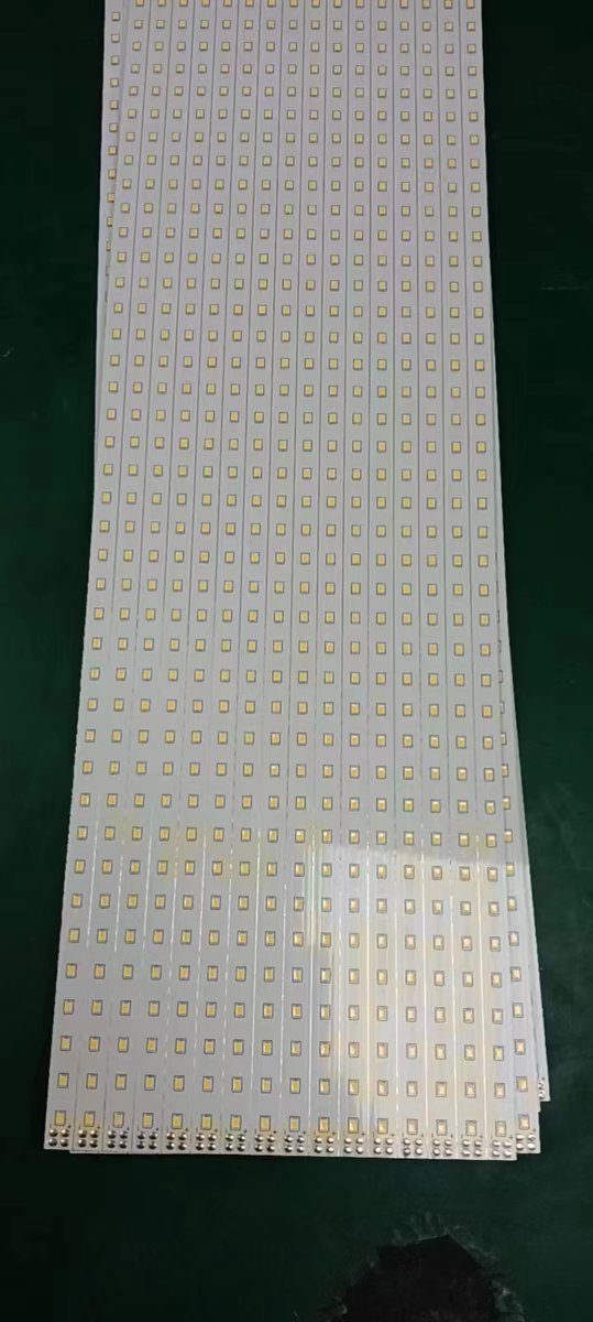 WardKathy6's tweet photo. Our company is a custom-made circuit board factory for aluminum substrates FR-4 and copper substrates. Our company also has SMT placement machines. If you need them, please leave a message and send me a private message. https://t.co/s7QGDlcOov