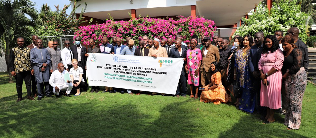 FAOGuinee's tweet photo. La Plateforme #Multi_Acteurs pour une gouvernance foncière responsable s'est réuni pour #formaliser les recommandations issues des états généraux du foncier dans le cadre du processus #réforme_foncière_inclusive en Guinée.
#ZeroHunger
#FAOGN https://t.co/bkVhE0PbCf