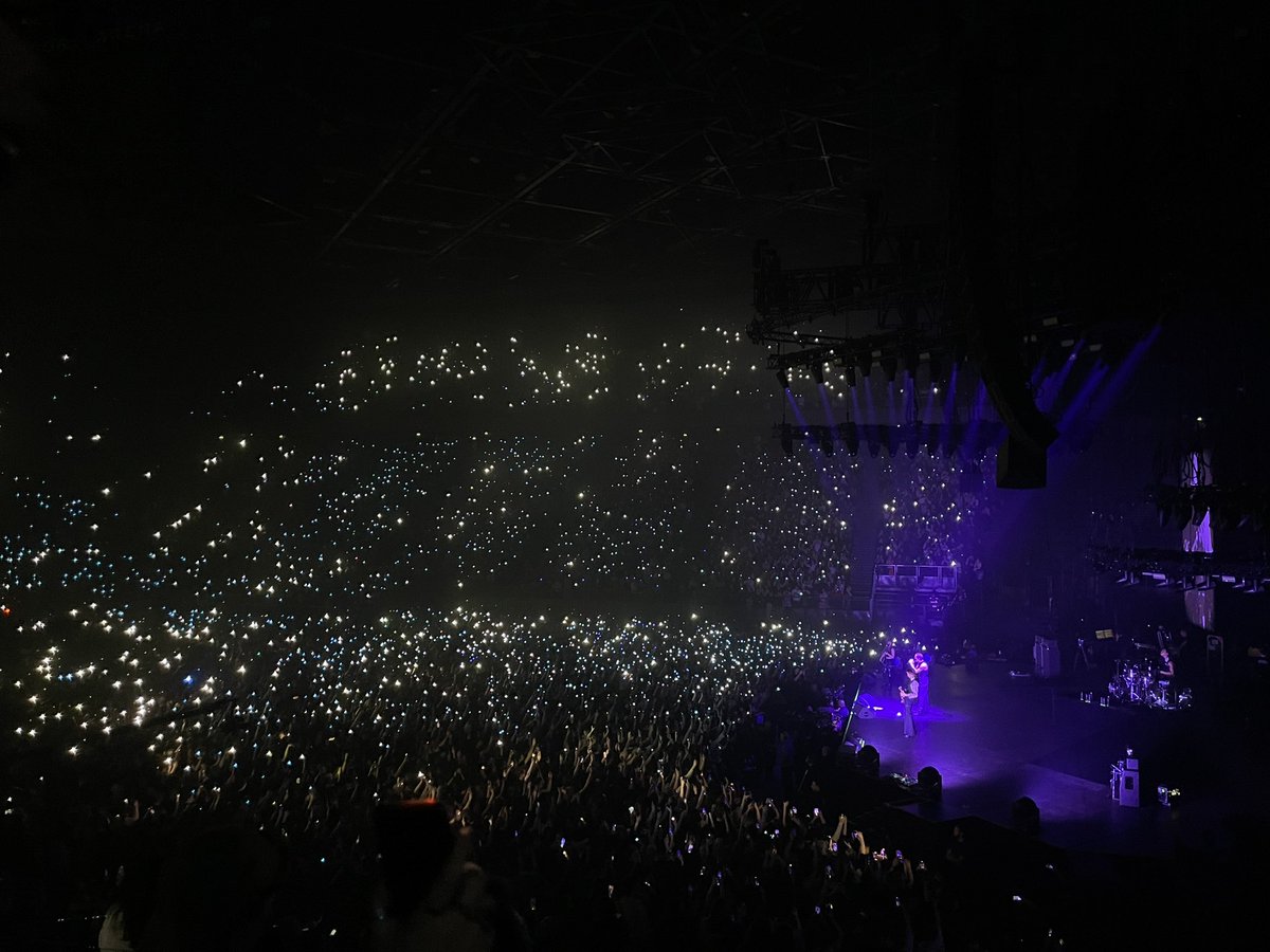 LoveWillBreak's tweet photo. All those crowds 
All the music would just fade out 🤍 https://t.co/xntuChgIzC