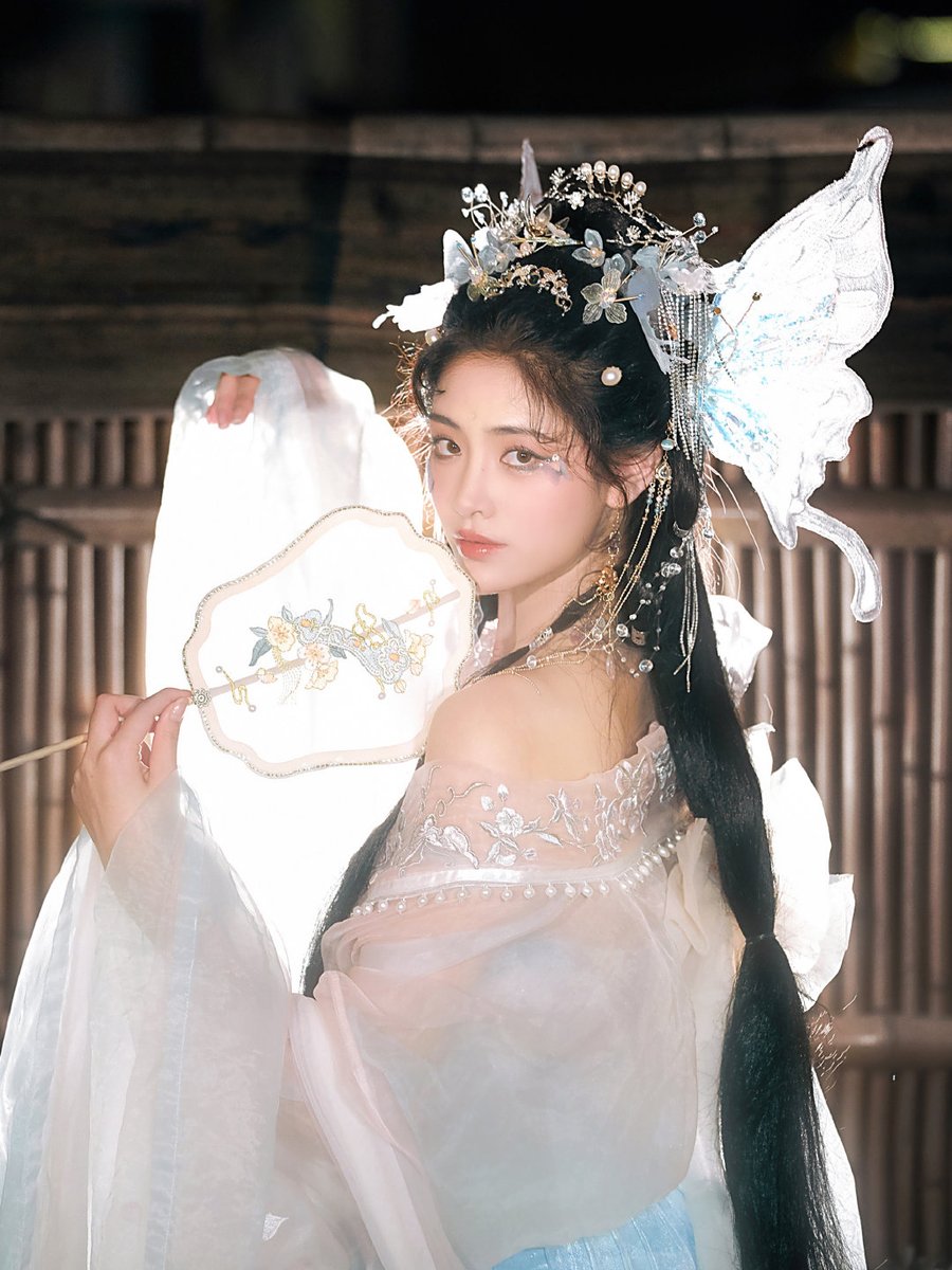 KIKIXU_TH's tweet photo. 🦊20230314 | Weibo update

#เปล่งประกายและเป็นตัวเอง 🦋🧚‍♀️

#สวี่เจียฉี #XUJIAQI #许佳琪 https://t.co/JIQPGFXL3F