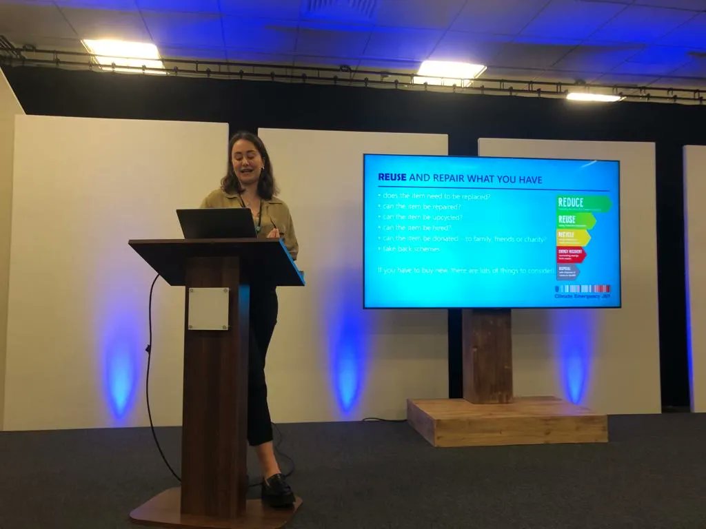climatejsy's tweet photo. #ecoactive business members were invited to a training session on #wastemanagement and how this can be improved in line with the #wasteheirarchy 

1️⃣ #Reduce
2️⃣ #Reuse
3️⃣ #Recycle 

Thank you to @JerseyZoo for their insight on waste audits. 

👉 https://t.co/UnpsNJ3EDX https://t.co/mflMXhHb1t