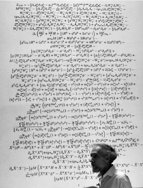 C’est aujourd’hui la Journée Mondiale des mathématiques. Afin de la célébrer, contemplons cette simple photo qui rend hommage au Lagrangien du module standard de la physique des particules, et aussi à Alain Connes, qui en connaît par cœur tous les recoins.