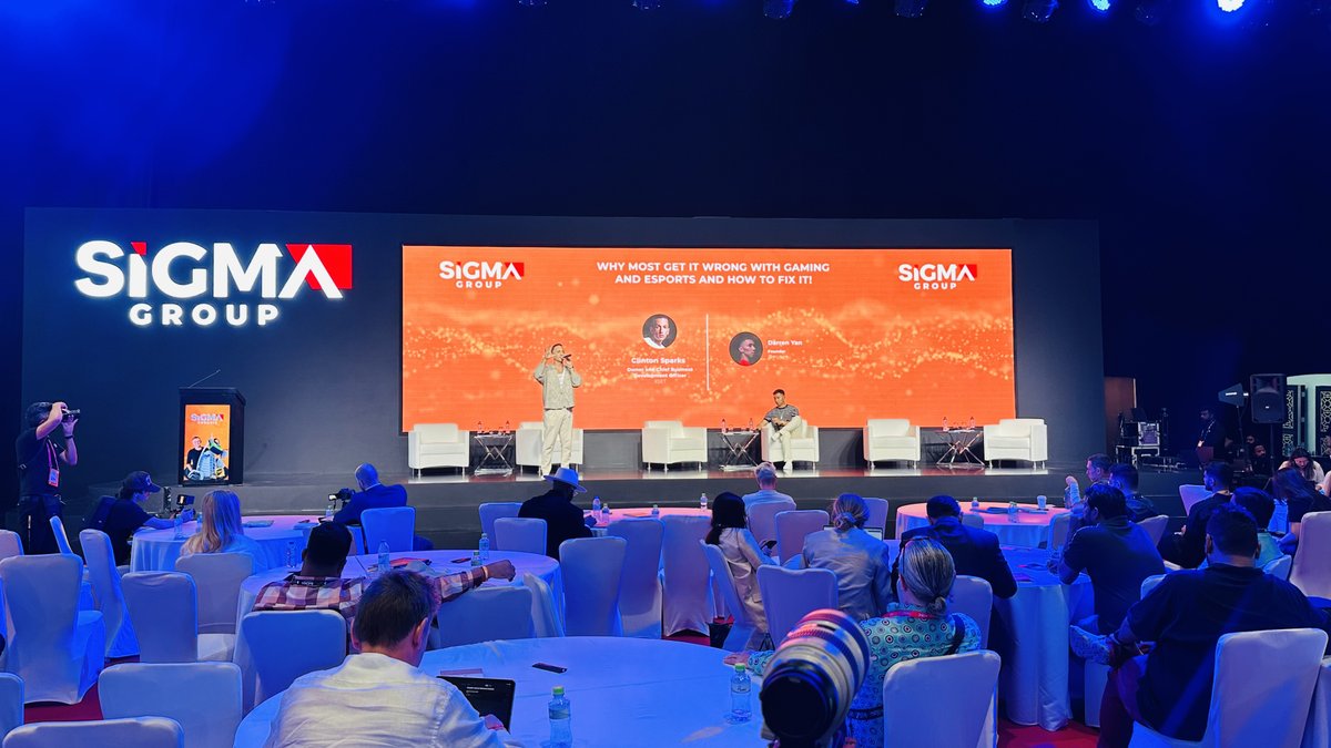 CoinEdition's tweet photo. Wow! The session with @ClintonSparks, the owner of @XSET, and Darren Yan, the founder of #Saeculum, opened our eyes to the #gaming and #eSports world and the different solutions to make it more efficient.
#AIBC #AIBCeurasia #dubai #AIBCawards #AI #crypto #fastex #coinedition https://t.co/rPUnZYyF2B