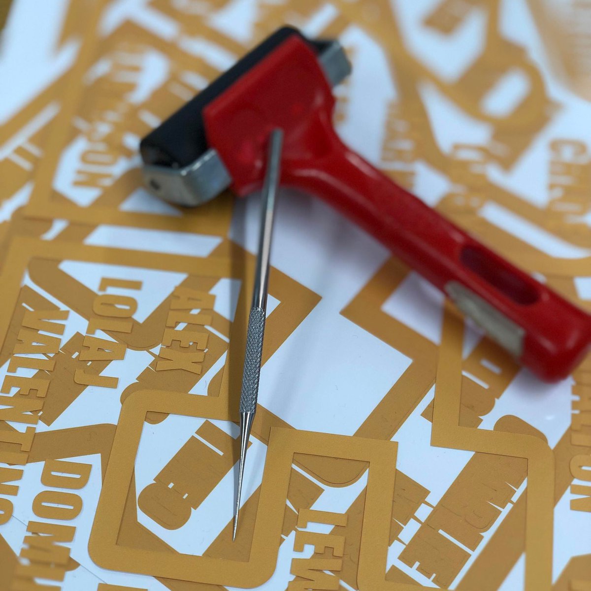 HandKEmbroidery's tweet photo. Lots of love and attention goes into all the products we supply... even weeding the print https://t.co/xoh28b8vU6