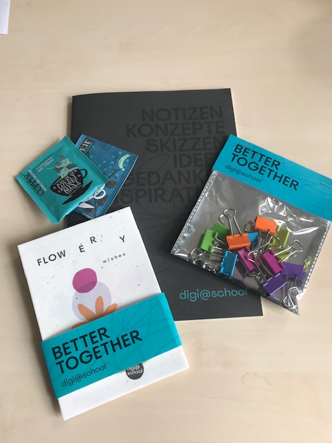 Über 700 Tagungspakete für digi@school wurden verschickt! Wir freuen uns schon sehr auf die Fachtagung nächste Woche, die wir mit unseren tollen Partner:innen von @medienz_hd  <a href="/smz_mannheim/">Stadtmedienzentrum Mannheim</a> @hoppFoundation und #ZSLMannheim ausbringen!
#digiatschool #Medienbildung #MeinePHHD #twlz