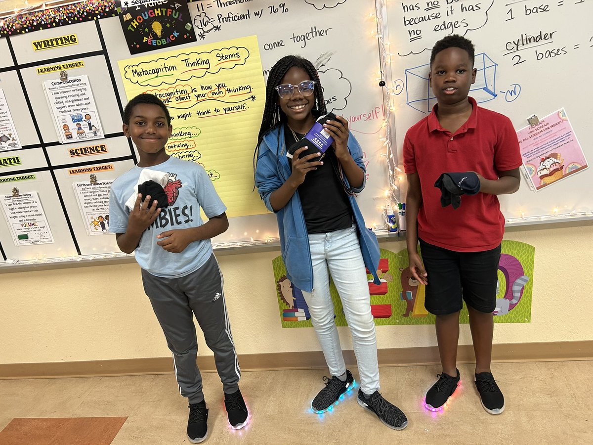 TicondriaW's tweet photo. Thank You Shoe-By-Shoe!!!🥰👟🧦To say I had some VERY happy 5th graders yesterday is an understatement. They loved their shoes and socks and they are so grateful. We all know the lights with the two-way charger was the main attraction though! 😂 #shoebyshoe #lightups #wethankyou https://t.co/1HGeFQuxta