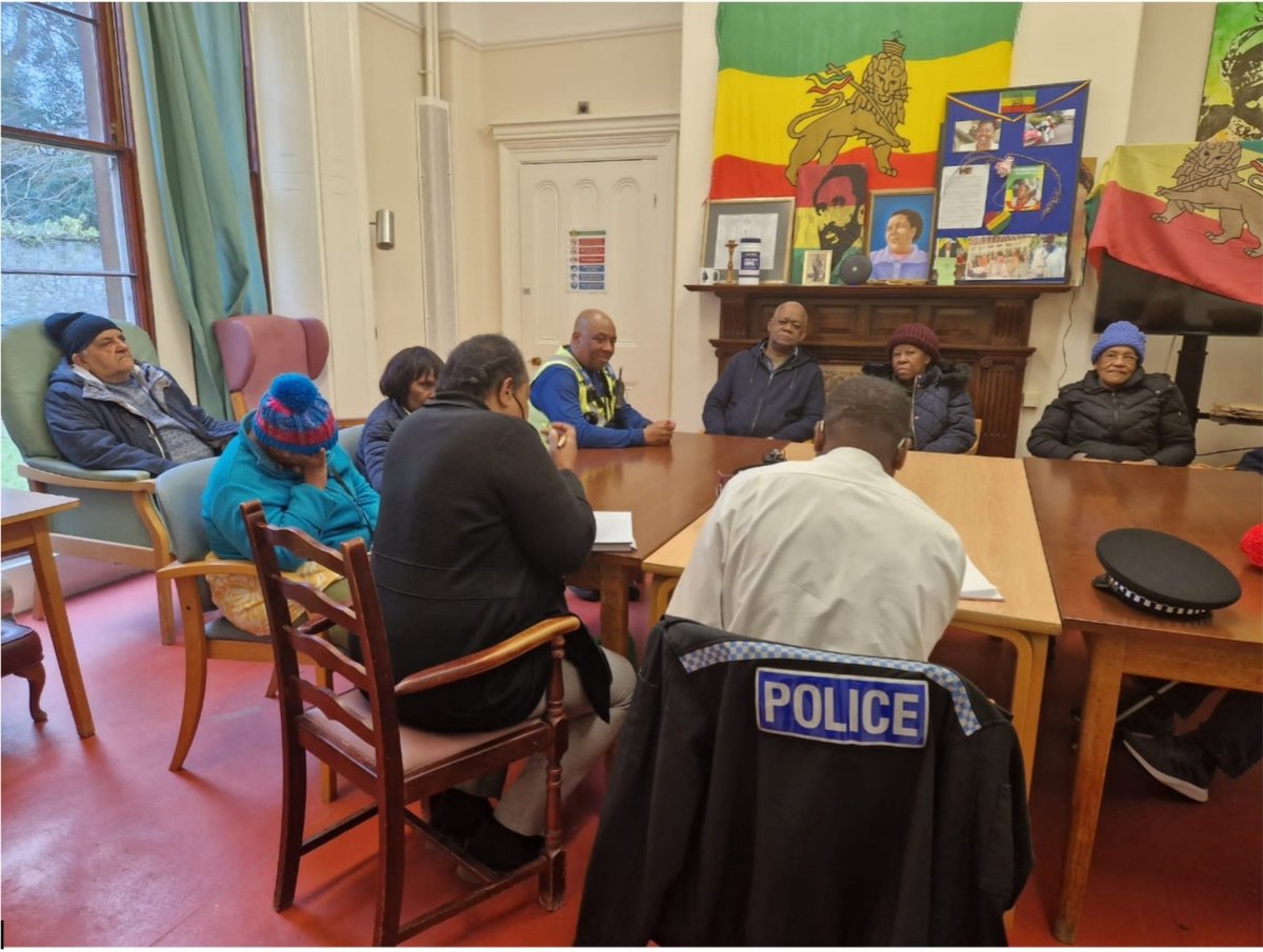 ASPBathNES's tweet photo. Pcso Barrington Scott and chief inspector Ronald Lungu, attended a Bath ethnic minority citizens association (BEMSCA) meeting.
The group enjoyed engaging and discussing on the roles both Scotty and the Chief Inspector do on a day to day basis.
#bemsca #pcso https://t.co/3aXcjGtbT5