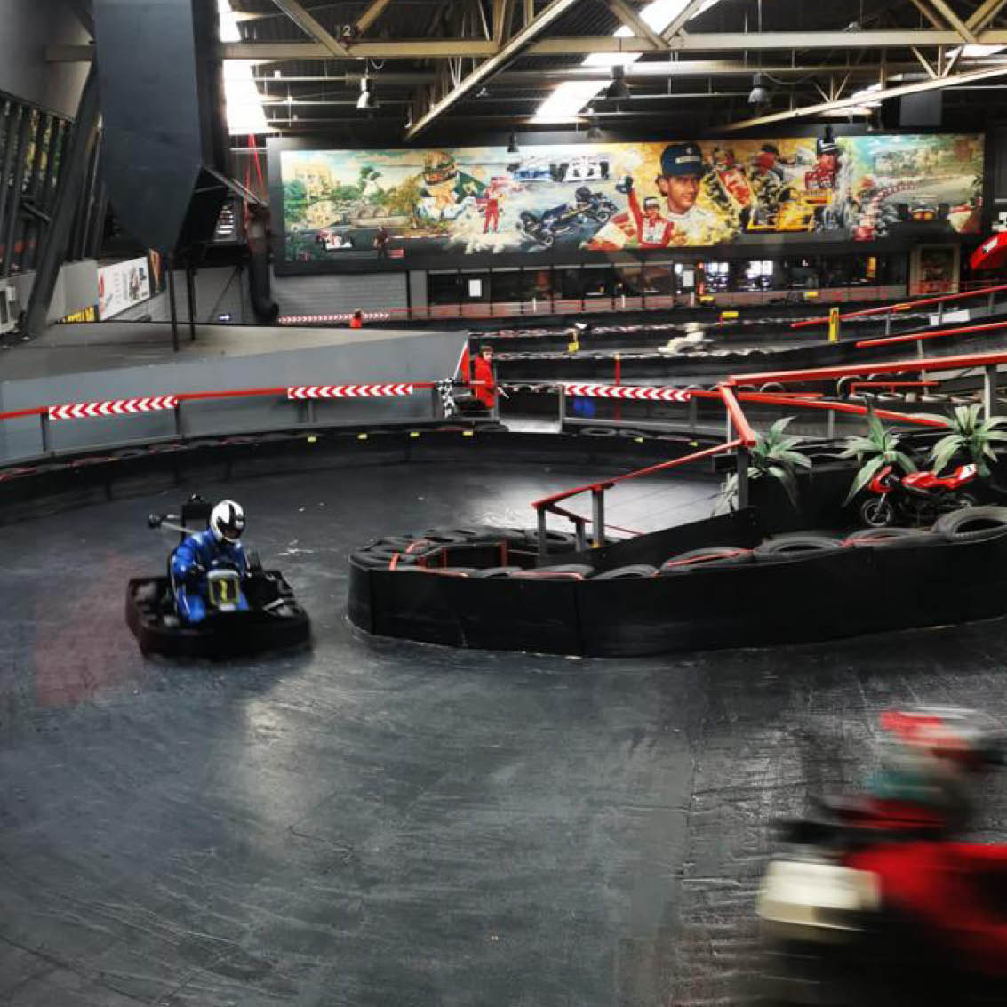 SPONSORING - Met drie teams hebben we deelgenomen aan de Kartdag van Rotary Zevenbergen e.o. voor het goede doel. In Dordrecht stonden 26 teams klaar voor de start, Quadrant Architecten heeft een 1e en twee keer een 3e plaats behaald. Een sportieve prestatie!

#sponsoring #karten