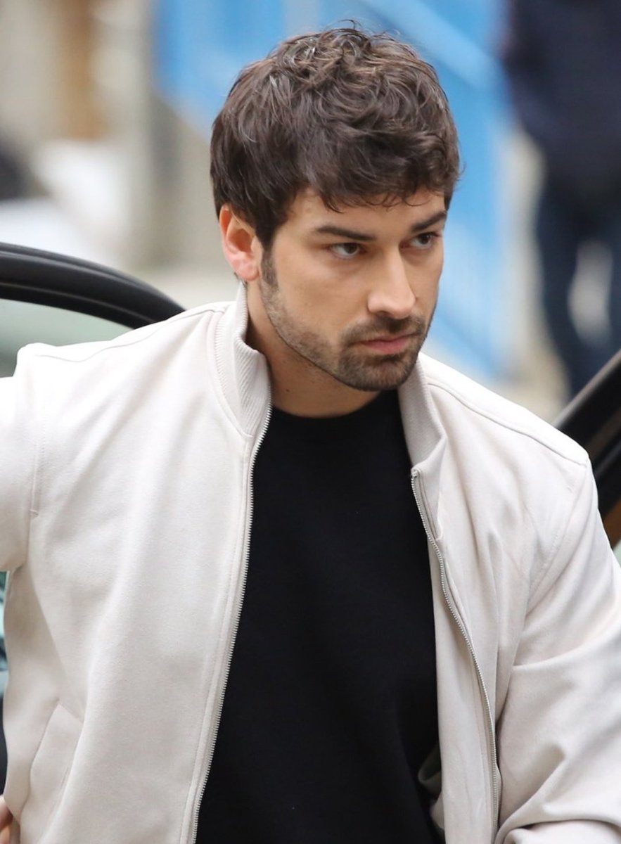 In our hearts always🖤
good luck .... we are always with you <a href="/AlpNavruz/">Alp Navruz</a> 
#AlpNavruz #HalilTekin 
#YürekÇıkmazı  #ZeyHal