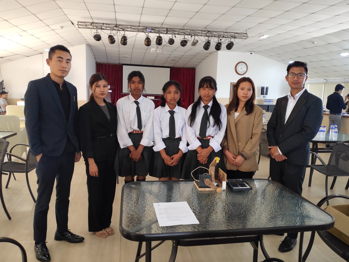 YNnagaland's tweet photo. Proud to witness the Tasazhu STEM Club from GHS Tasazhu Jotsoma present their '3-way Chargeable Portable Lamp' (Electric, Solar & Manual) prototype at the State Level Workshop cum Technology Innovators Meet. #TasazhuSTEMClub #IBMSTEMforGirls #YouthNet #YNnagaland #QuestAlliance https://t.co/kg1ow50VjK