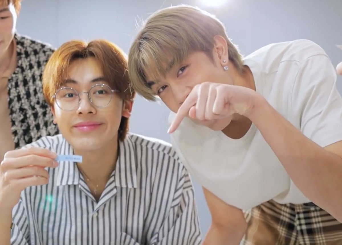 토 tweet media