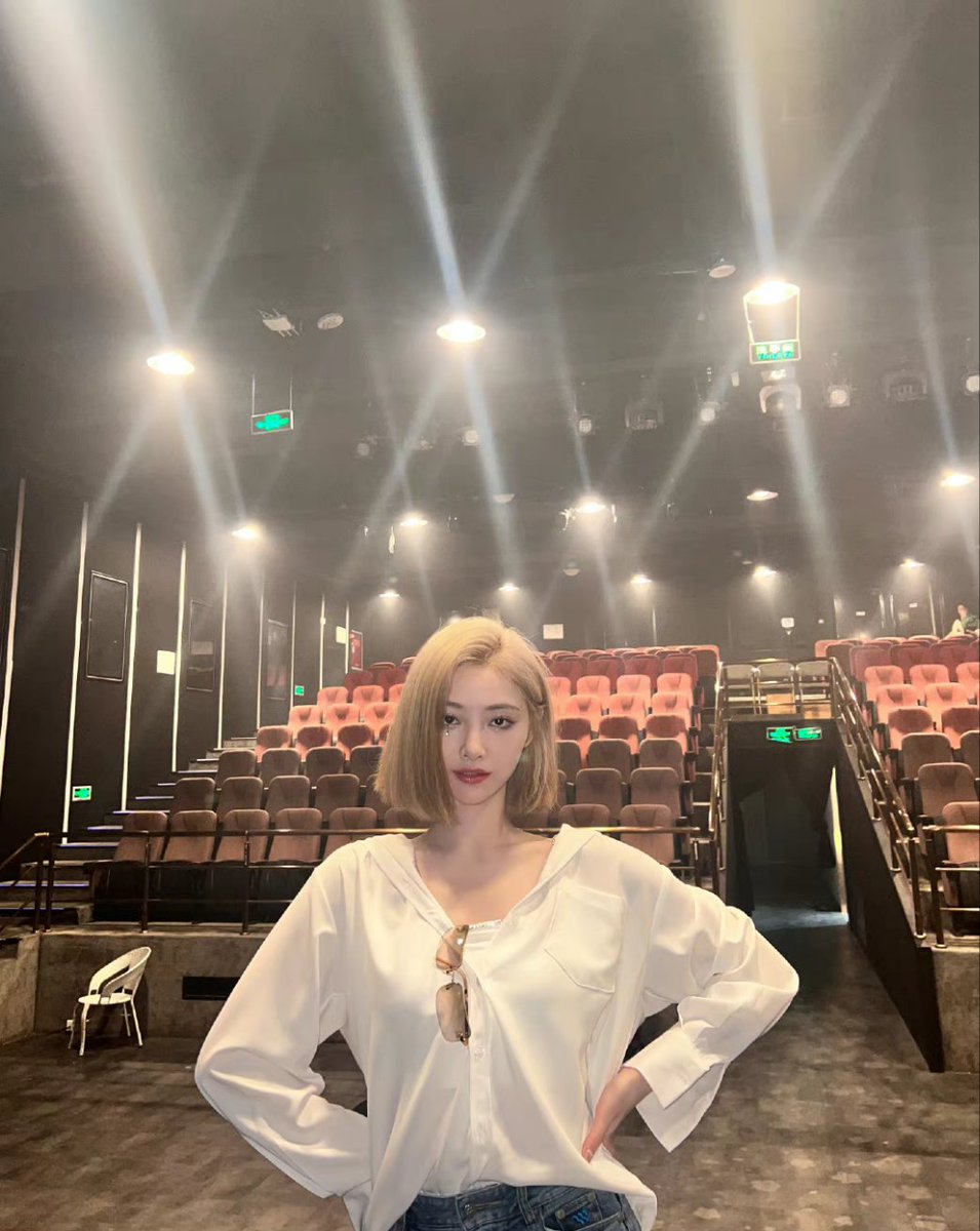 KIKIXU_TH's tweet photo. 🦊20221113 | Weibo update

ขอบคุณพระเจ้าสำหรับความสุข
รอคอยที่จะได้พบคุณในครั้งต่อไป

#สวี่เจียฉี #XUJIAQI #许佳琪 https://t.co/FCR3yBkKmQ