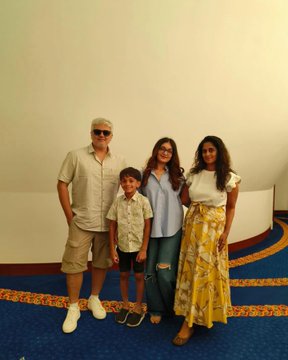 SooriyanFMlk's tweet photo. AK recent click with his Family 😍💖
#AjithKumar #ShaliniAjith #Anoushka #AadvikKumar #AK62 https://t.co/5y4xhH44qc