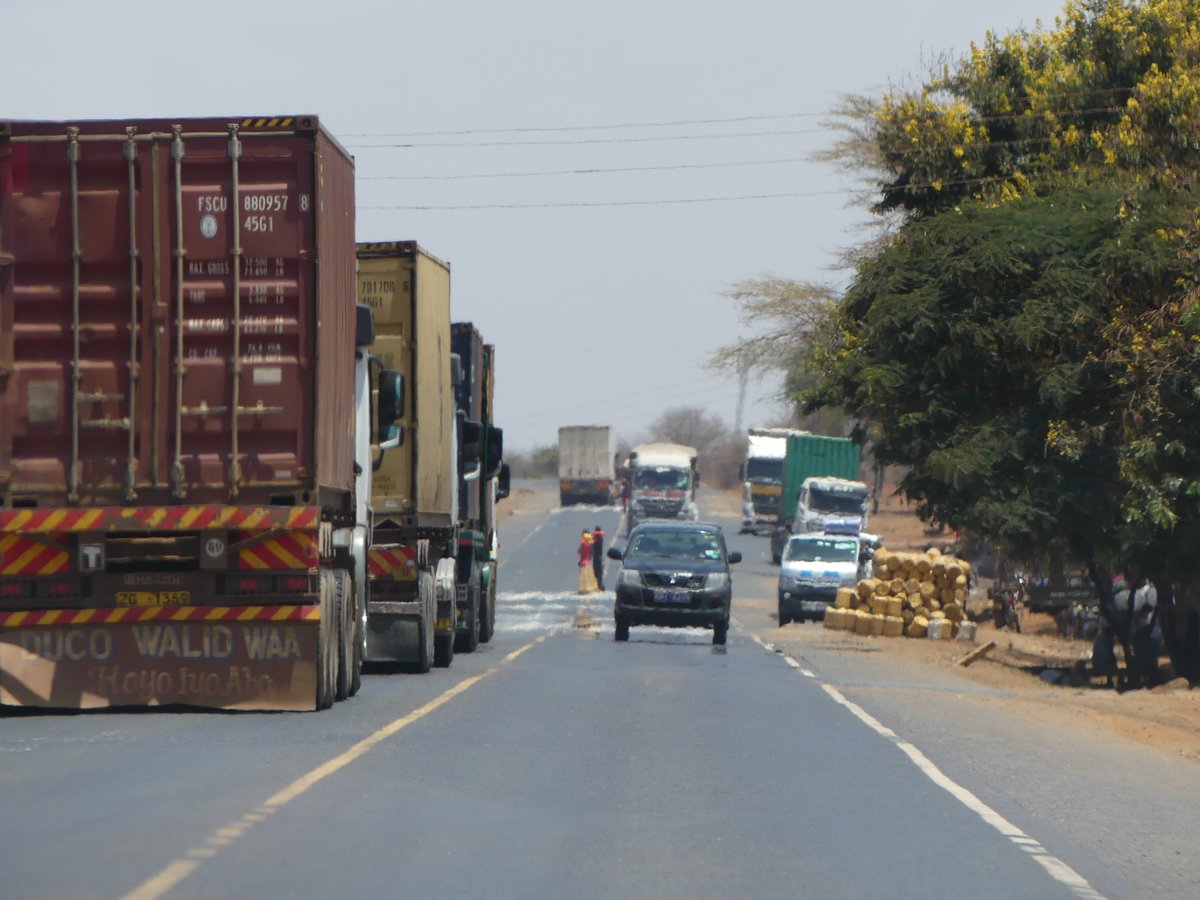 PhotosForTrees's tweet image. #mombasaroad #truckerskenya #transafrica