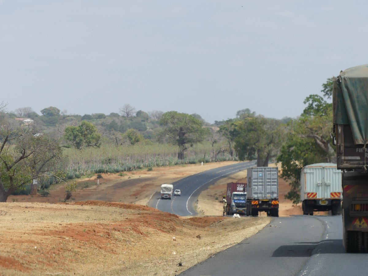 PhotosForTrees's tweet image. #mombasaroad #truckerskenya #transafrica