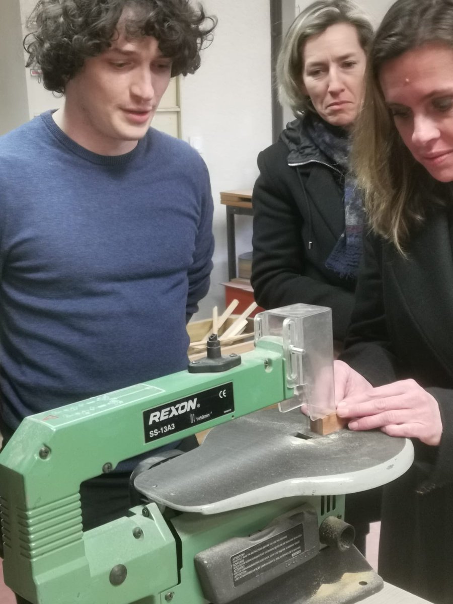 LaMatiereOff's tweet image. #ExpertiseCirculaire ♻ // Retour en images sur l'#Afterwork @GRDF d'hier soir dans le cadre de notre partenariat sur le #Recyclage plastique : visite de notre #Tierslieu, découverte des enjeux de la #Ressource et de la #Sobriété, fabrication d'un objet en bois de #Réemploi.