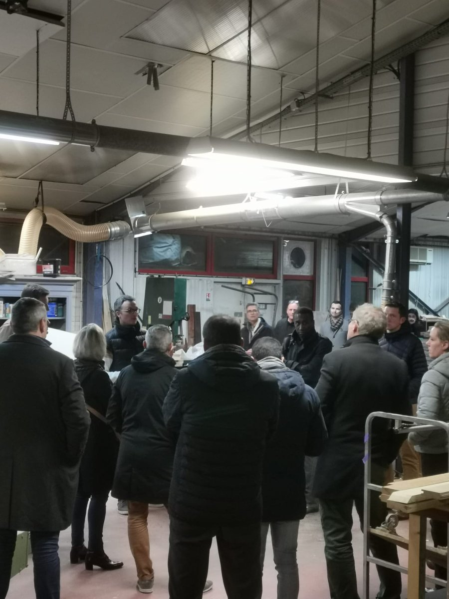 LaMatiereOff's tweet image. #ExpertiseCirculaire ♻ // Retour en images sur l'#Afterwork @GRDF d'hier soir dans le cadre de notre partenariat sur le #Recyclage plastique : visite de notre #Tierslieu, découverte des enjeux de la #Ressource et de la #Sobriété, fabrication d'un objet en bois de #Réemploi.