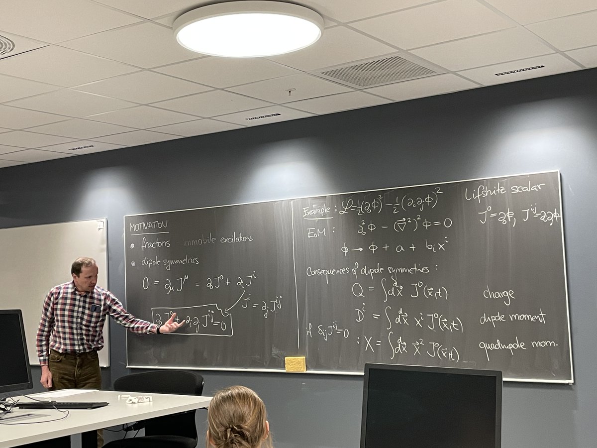 UiSIMF's tweet photo. A pleasure to listen to our physics colleague Tomas Brauner presenting his recent preprint on "Dipole symmetries from the topology of the phase space and the constraints on the low-energy spectrum" in our #NPACT seminar. Great collaboration @UniStavanger 🇳🇴 & @Keio_univ_PR 🇯🇵. https://t.co/qW6sQHped5