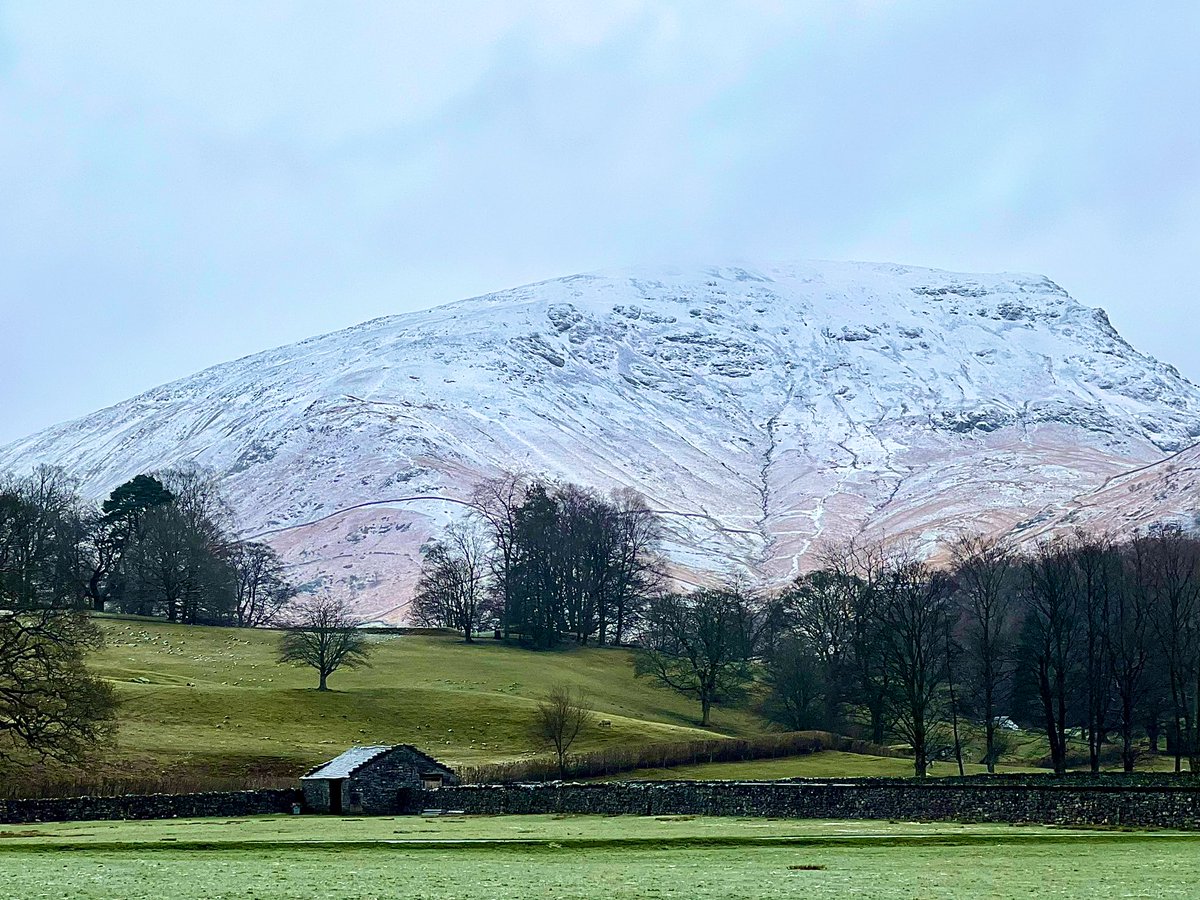 faerymere's tweet photo. #Tuesday morning and it’s #snowing.
#Grasmere #LakeDistrict #Dimairt
#Sneachda #LoveUKWeather
@StormHour @ThePhotoHour @SnowHour https://t.co/qu9HozI0fI